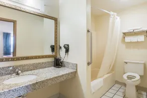 Econo Lodge Cloverdale - Baño