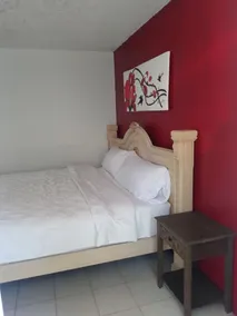 Insight Studio at Csompo Silver Manor - Room
