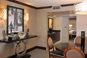Embassy Suites Hotel Des Moines Downtown - Chambre