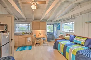 Newfound Lake Studio: BBQ, Fire Pit & Beach Access - Interiör