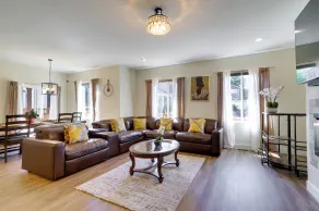 Updated Family Home w/ Patio in Brighton - Innenbereich