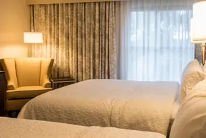 Hampton Inn & Suites Jackson-Coliseum - Chambre