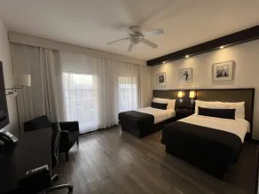S Hotel Kingston - Room