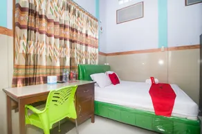 RedDoorz Syariah near Alun-Alun Bojonegoro - Room