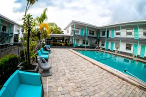 Uptown Inn & Suites - Pool