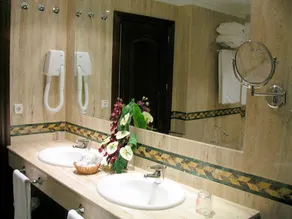 Santiago - Bathroom