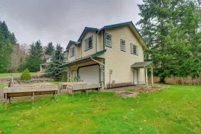 Central 4-acre Cottage w/ Deck: Walk to Bay! - Interiør