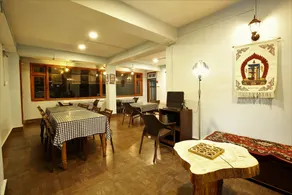 The Griffon's Nest - Restaurant
