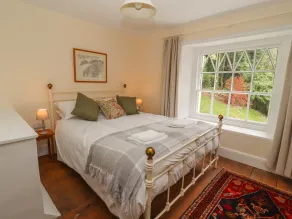 Cwmalis Hall - Room