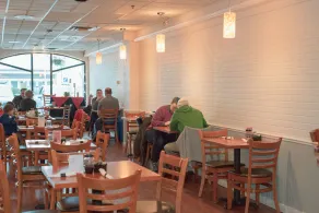 Harrison Lake Hotel - Restaurant