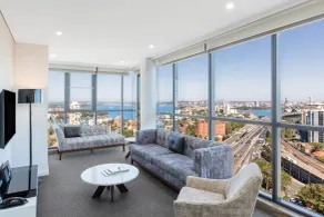 Meriton Suites North Sydney - View from room