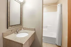 Super 8 by Wyndham Natchitoches - Salle de bain