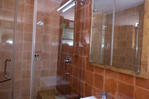 Hotel Gopika International - Bathroom