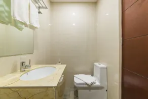 Eastland Hotel And Residences - Badezimmer