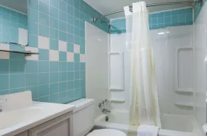 Knights Inn Amsterdam - Bathroom