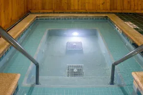 Comfort Inn & Suites Cedar Rapids North - Collins Road - Piscine