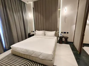Omaya Suites - Room
