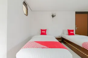 OYO 1996 Koneng Hotel - Habitación