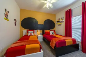 Storey Lake 4 BR with private pool - Chambre