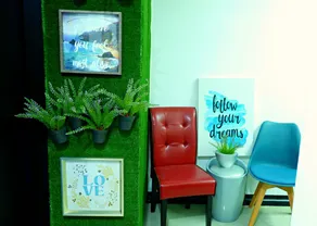 Transit Point Hostel Mactan Cebu - Interior entrance