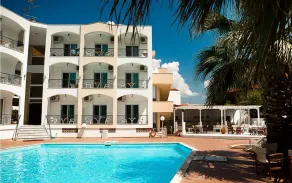Stavros Beach Hotel - Piscina