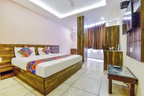 FabHotel Padmawati Palace - Near Elements Mall - Chambre