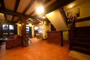 Vajra Guest House & Restaurant - Lobby