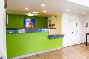 Studio 6 Cypress, CA - Hall