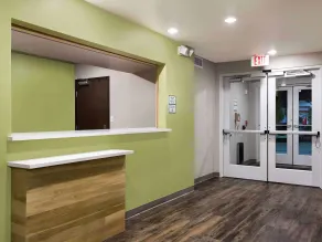 WoodSpring Suites Cleveland North - Lobby