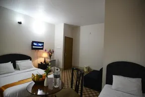 Hotel Holiday Xpress - Room