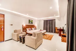 FabHotel Prime The Royal Suites - Nr Gopalan Innovation Mall - Quarto