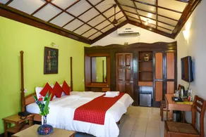 Baia Do Sol - Beachfront boutique Resort in Baga, Calangute - Room
