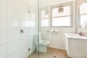 Dalziel Lodge - Bathroom