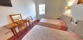 Logis Hotels - Hôtel et Restaurant de la Montagne Noire - Værelse