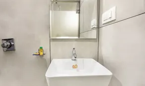 FabHotel Marol Metro - Banheiro