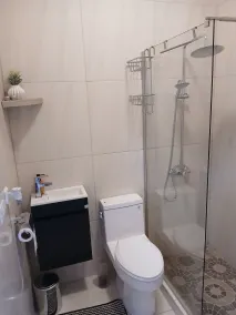 West Breeze - Bathroom