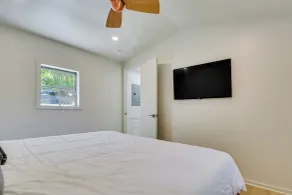 Single-story Cabin on Hyco Lake: Swim & Unwind! - Innenbereich