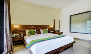 Treebo JP Cottage with Swimming Pool - Room