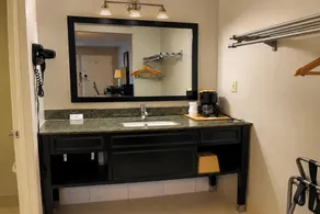 Deerfield Inn & Suites Steele Near Blytheville I-55 - Badezimmer