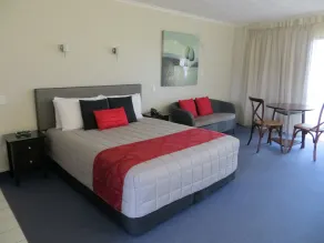 Harbour View Motel on Ahuriri Beach in Napier NZ with sea view suites - Chambre