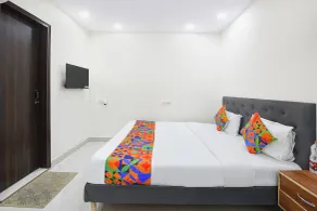 Fabhotel Resto Relax - Chambre