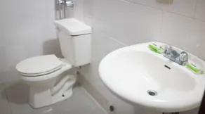 Hotel Latino - Baño