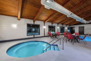 Days Inn & Suites by Wyndham Wisconsin Dells - Piscine