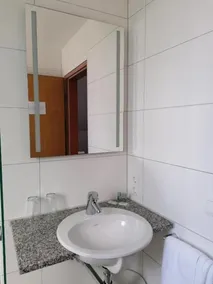 Appartis - Hotel am Stadtpark - Salle de bain
