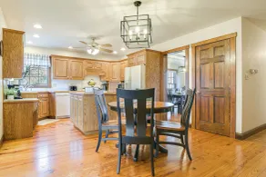4 Mi to the Amish Village: Spacious Home w/ Deck! - Interiör