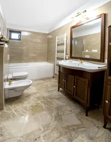 Theodora Golf Club - Bathroom