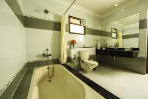 Hotel Ranthambore Regency - Bathroom