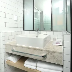 Hotel The One - Bathroom