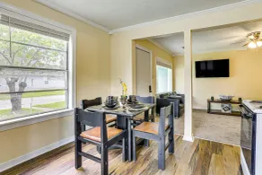 Port Arthur Homebase: Work, Dine & Play! - Interiör