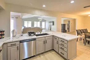 Modern Lake Havasu Retreat: Lake & Mountain Views! - Interiør